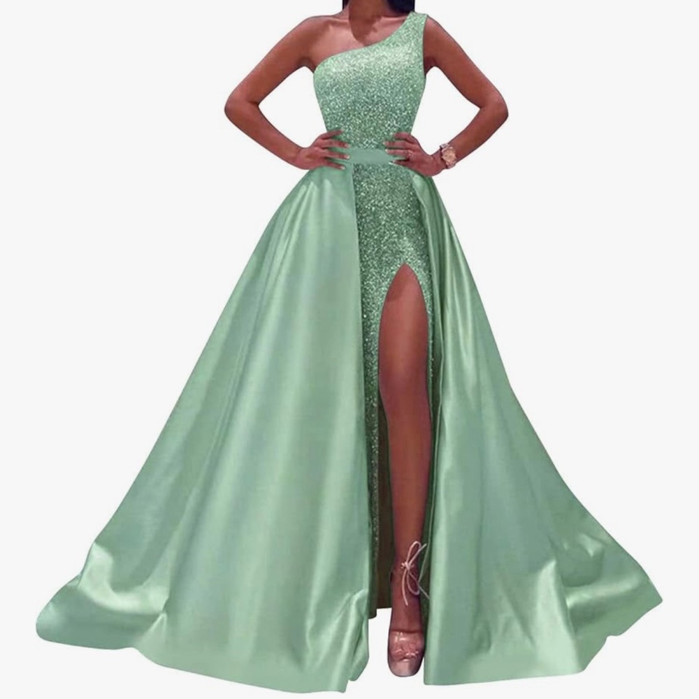Elegant One-Shoulder Green Evening Gown